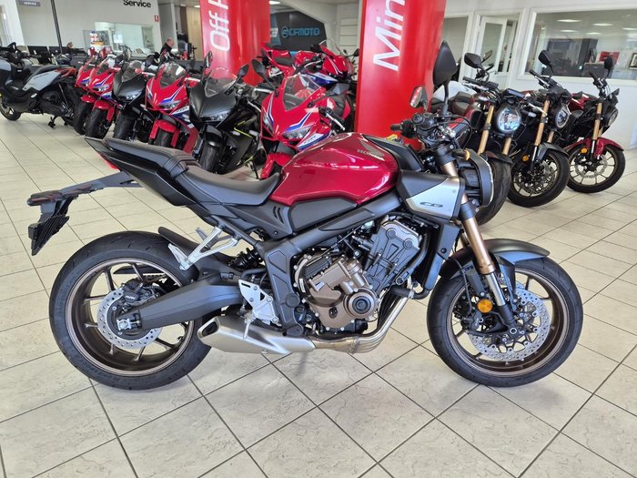 2025 Honda CB650R E-Clutch CB Red