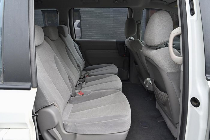 2012 Kia Grand Carnival Si VQ MY12 Clear White