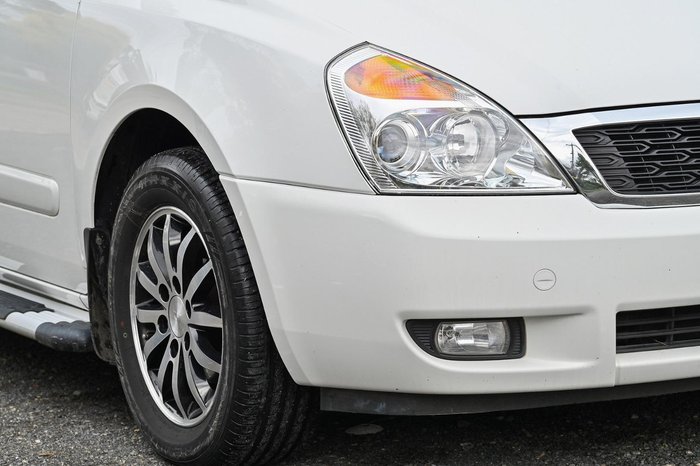 2012 Kia Grand Carnival Si VQ MY12 Clear White