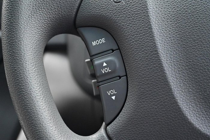 2012 Kia Grand Carnival Si VQ MY12 Clear White