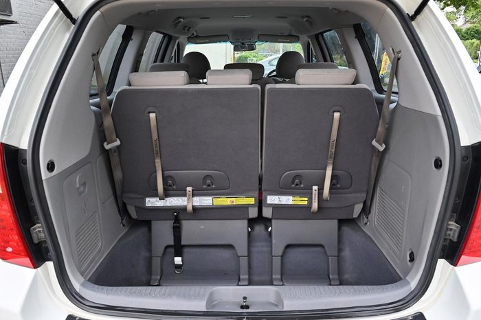 2012 Kia Grand Carnival Si VQ MY12 Clear White