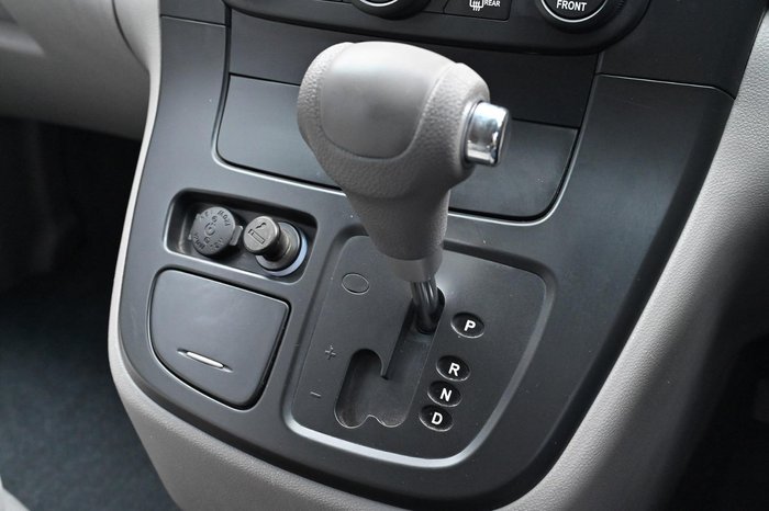 2012 Kia Grand Carnival Si VQ MY12 Clear White