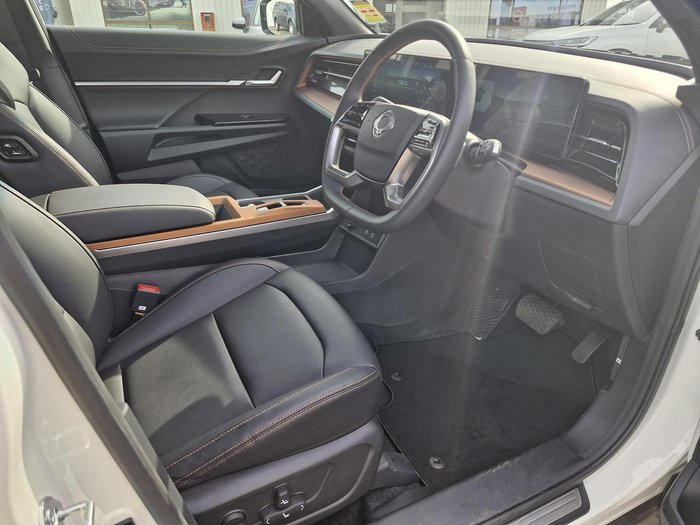 2026 KGM Torres EVX U100 MY26 Grand White