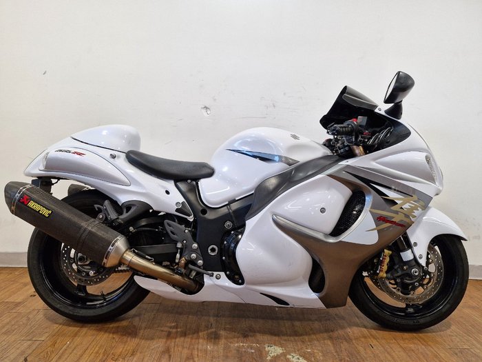 Suzuki 2013 SUZUKI 1300CC GSX1300R WHITE