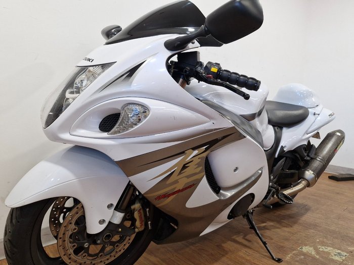 Suzuki 2013 SUZUKI 1300CC GSX1300R WHITE