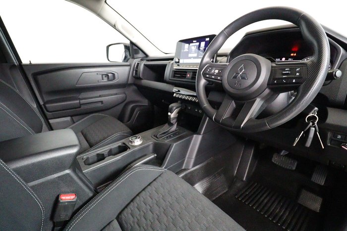 2024 Mitsubishi Triton GLX+