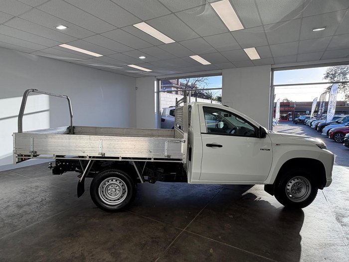 2022 Mitsubishi Triton GLX