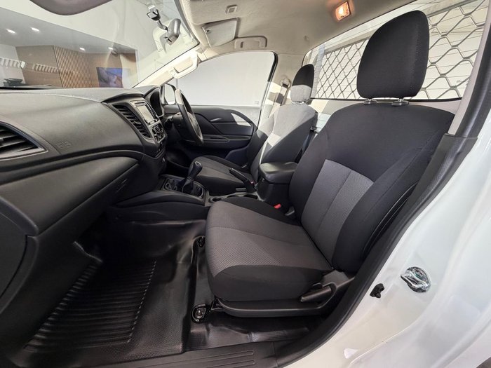 2022 Mitsubishi Triton GLX