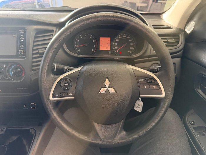 2022 Mitsubishi Triton GLX