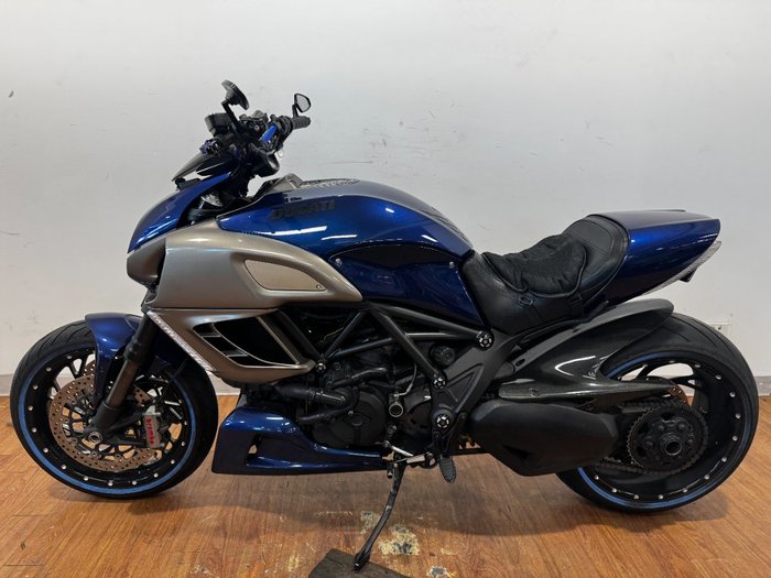 2013 Ducati DIAVEL BLUE