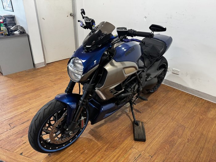 2013 Ducati DIAVEL BLUE