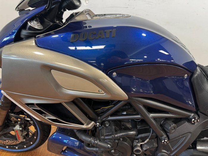 2013 Ducati DIAVEL BLUE