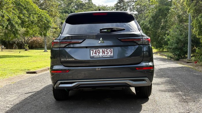 2025 Mitsubishi Outlander Exceed