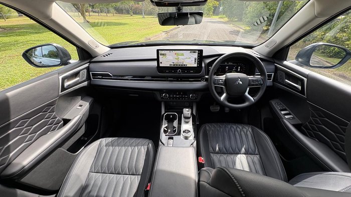 2025 Mitsubishi Outlander Exceed