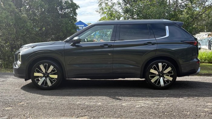 2025 Mitsubishi Outlander Exceed