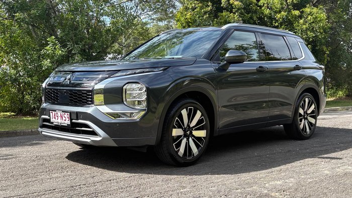 2025 Mitsubishi Outlander Exceed