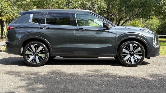 2025 Mitsubishi Outlander Exceed