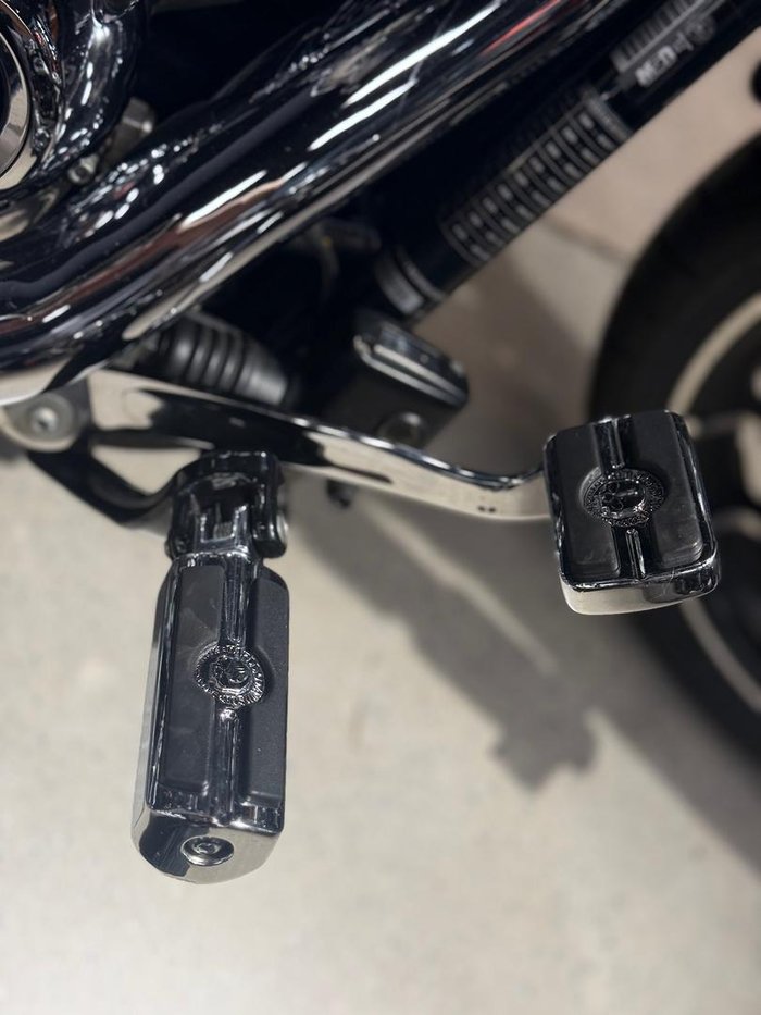 2018 Harley-Davidson Sport Glide 107 (FLSB) Softail Black