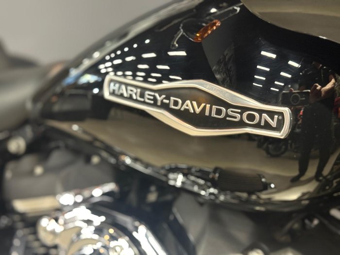 2018 Harley-Davidson Sport Glide 107 (FLSB) Softail Black