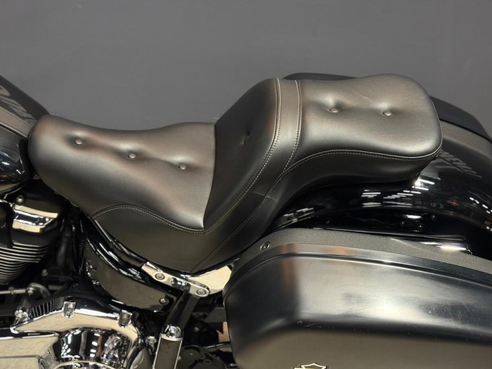 2018 Harley-Davidson Sport Glide 107 (FLSB) Softail Black