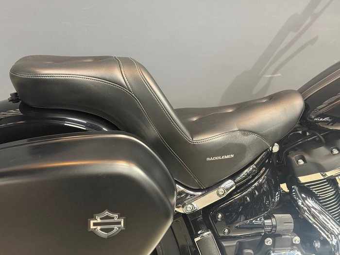 2018 Harley-Davidson Sport Glide 107 (FLSB) Softail Black