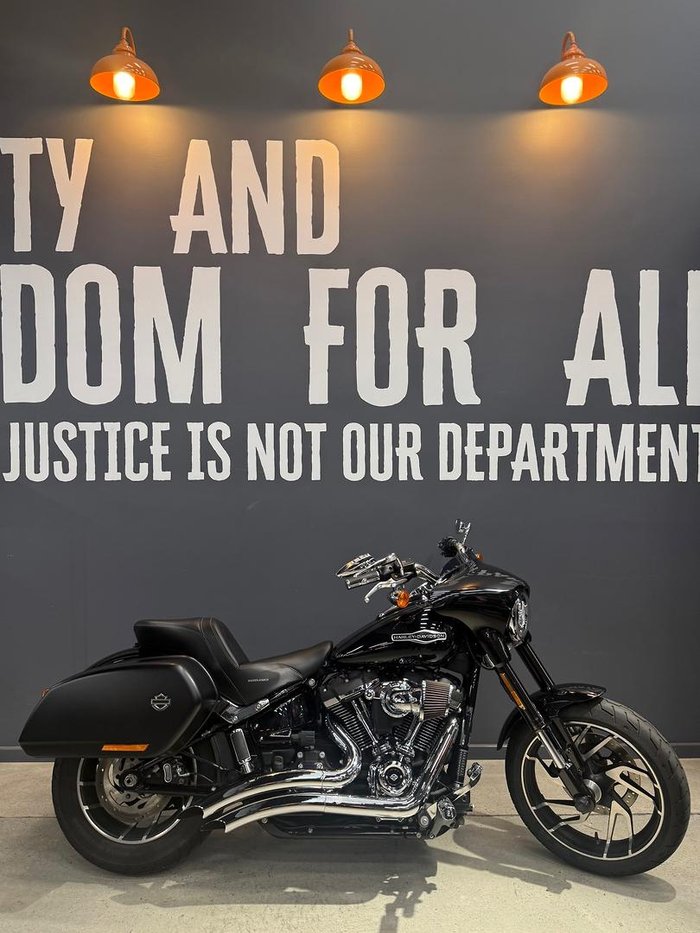 2018 Harley-Davidson Sport Glide 107 (FLSB) Softail Black