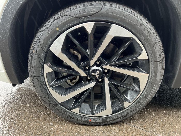 2025 Mitsubishi Outlander PHEV Exceed
