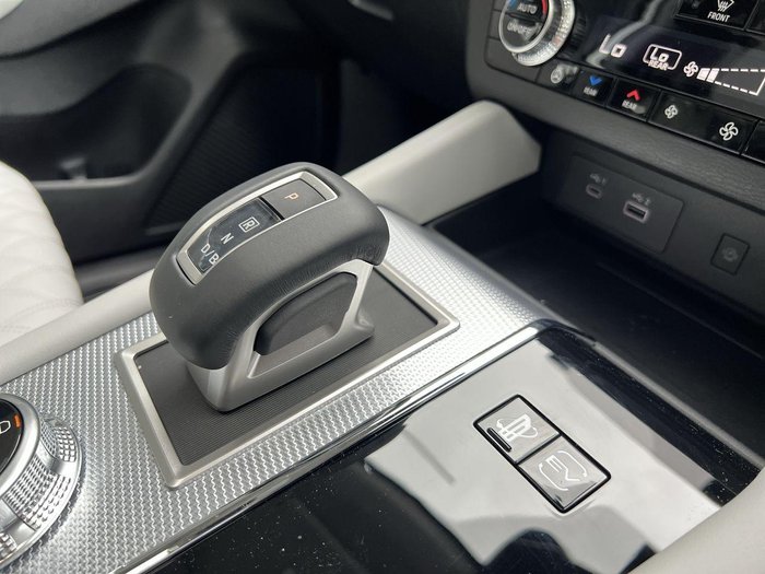 2025 Mitsubishi Outlander PHEV Exceed
