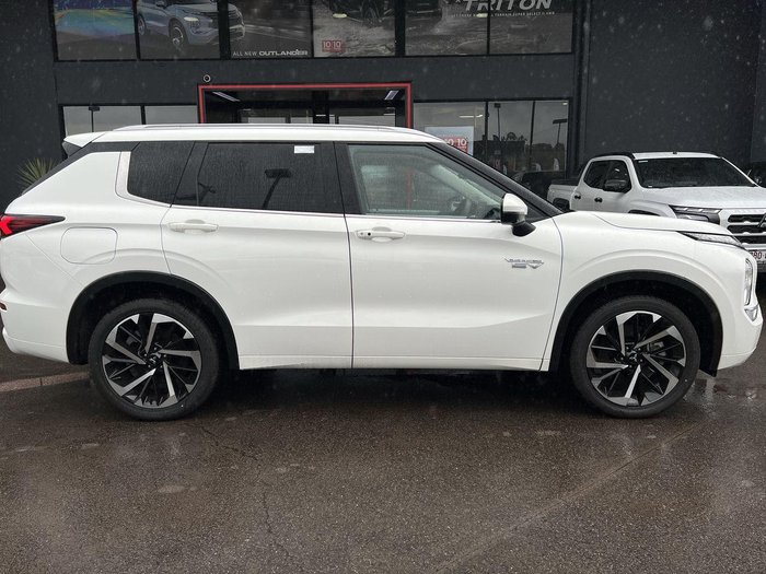 2025 Mitsubishi Outlander PHEV Exceed