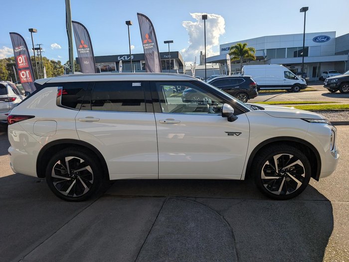 2025 Mitsubishi Outlander PHEV Exceed