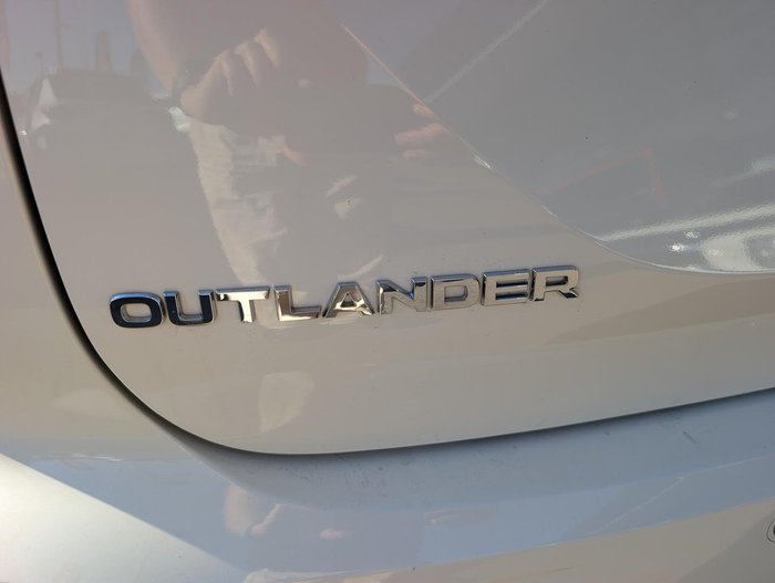 2025 Mitsubishi Outlander PHEV Exceed