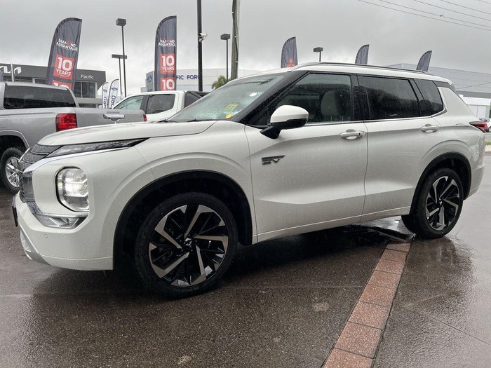 2025 Mitsubishi Outlander PHEV Exceed