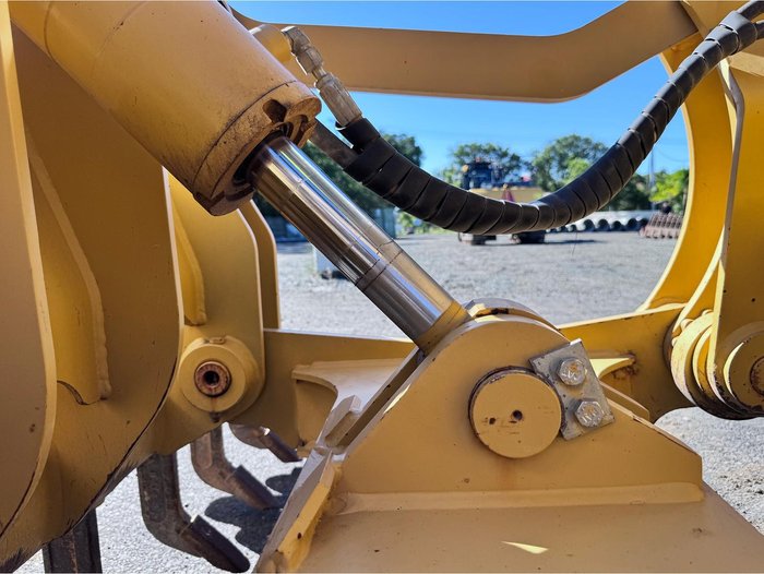 2013 Caterpillar 12M
