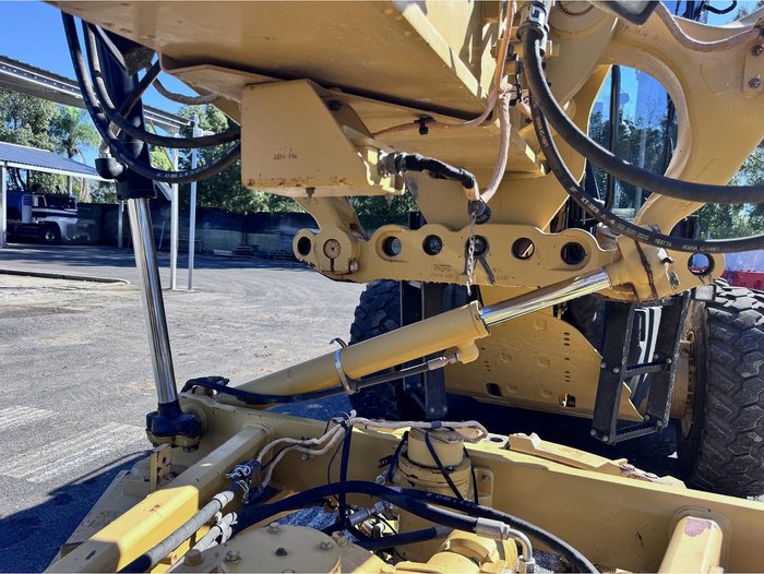 2013 Caterpillar 12M