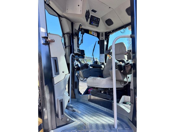 2013 Caterpillar 12M