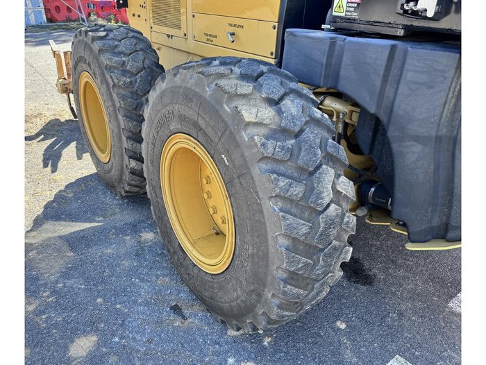 2013 Caterpillar 12M
