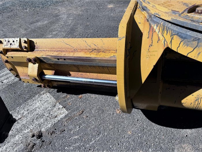 2013 Caterpillar 12M