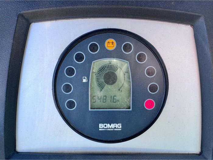 2014 BOMAG Bw211d4