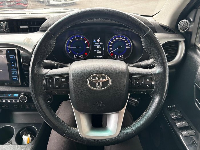 2020 Toyota Hilux SR5