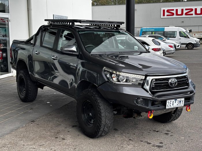 2020 Toyota Hilux SR5