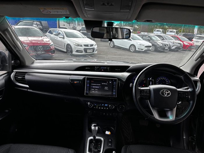 2020 Toyota Hilux SR5