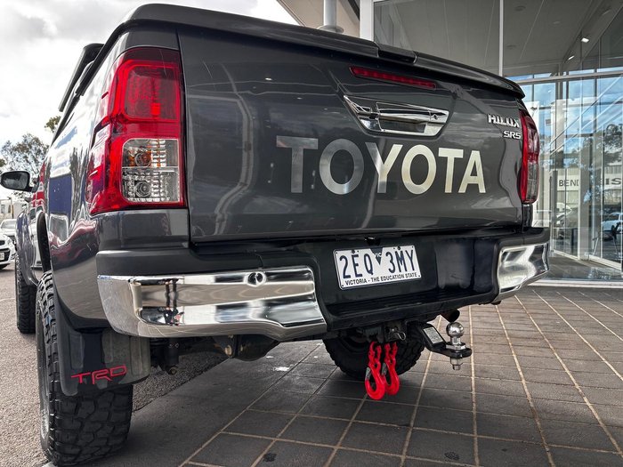 2020 Toyota Hilux SR5