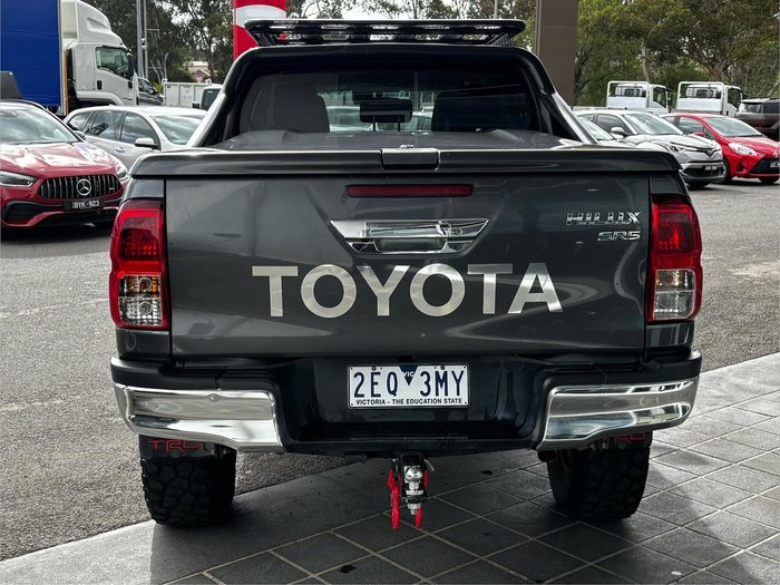 2020 Toyota Hilux SR5