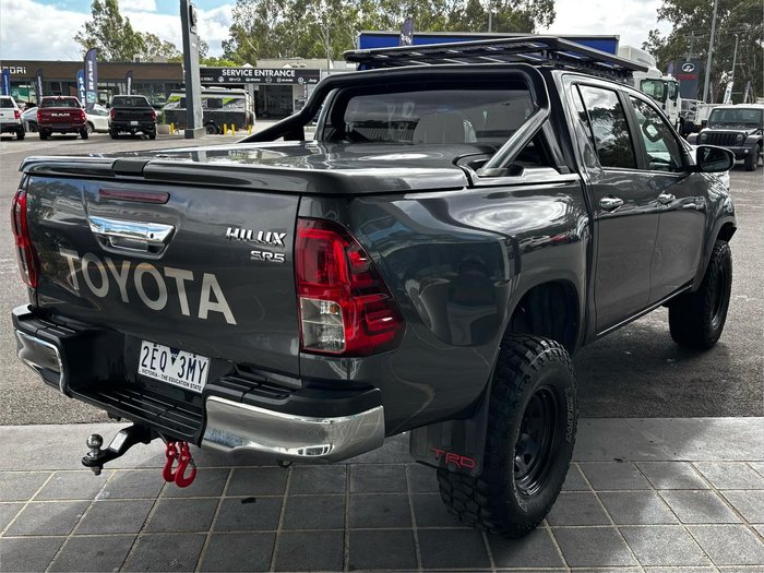 2020 Toyota Hilux SR5