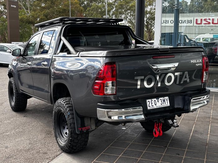 2020 Toyota Hilux SR5