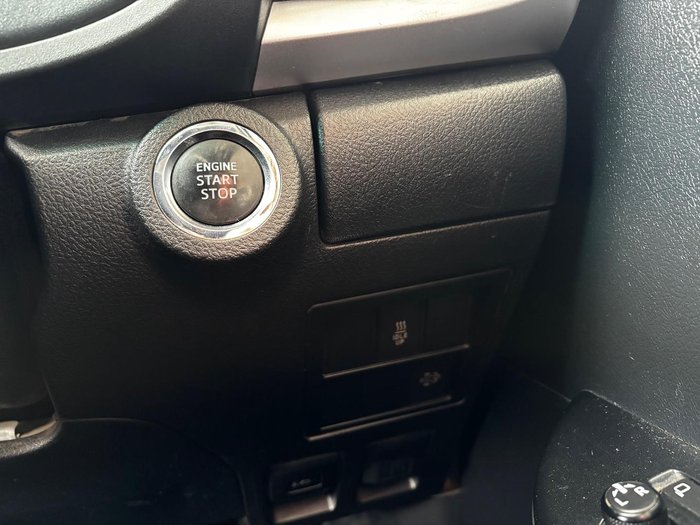 2020 Toyota Hilux SR5