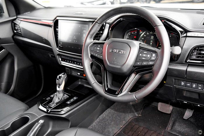 2026 Isuzu D-MAX BLADE