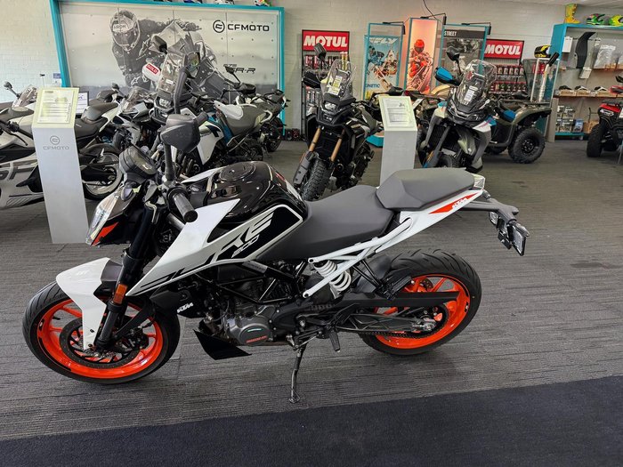 2021 KTM 200 Duke Duke White
