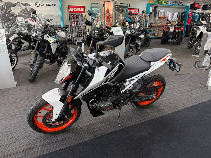 2021 KTM 200 Duke Duke White