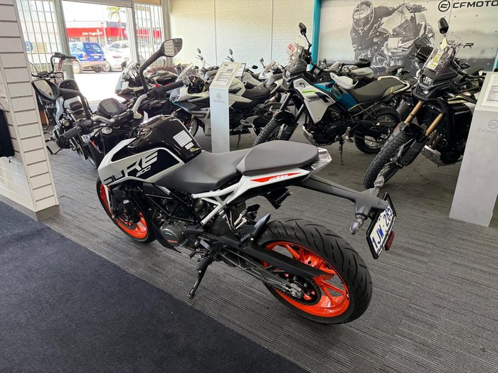 2021 KTM 200 Duke Duke White